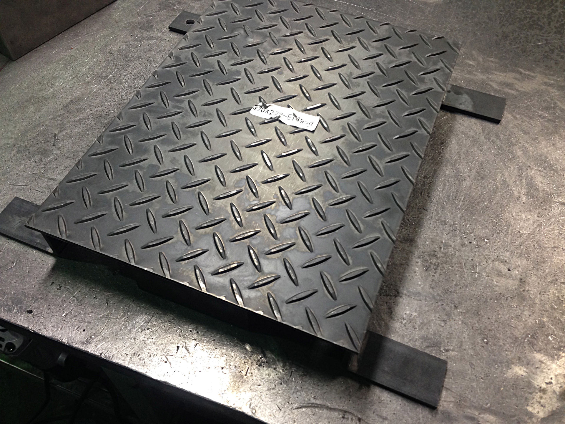 チェッカープレート