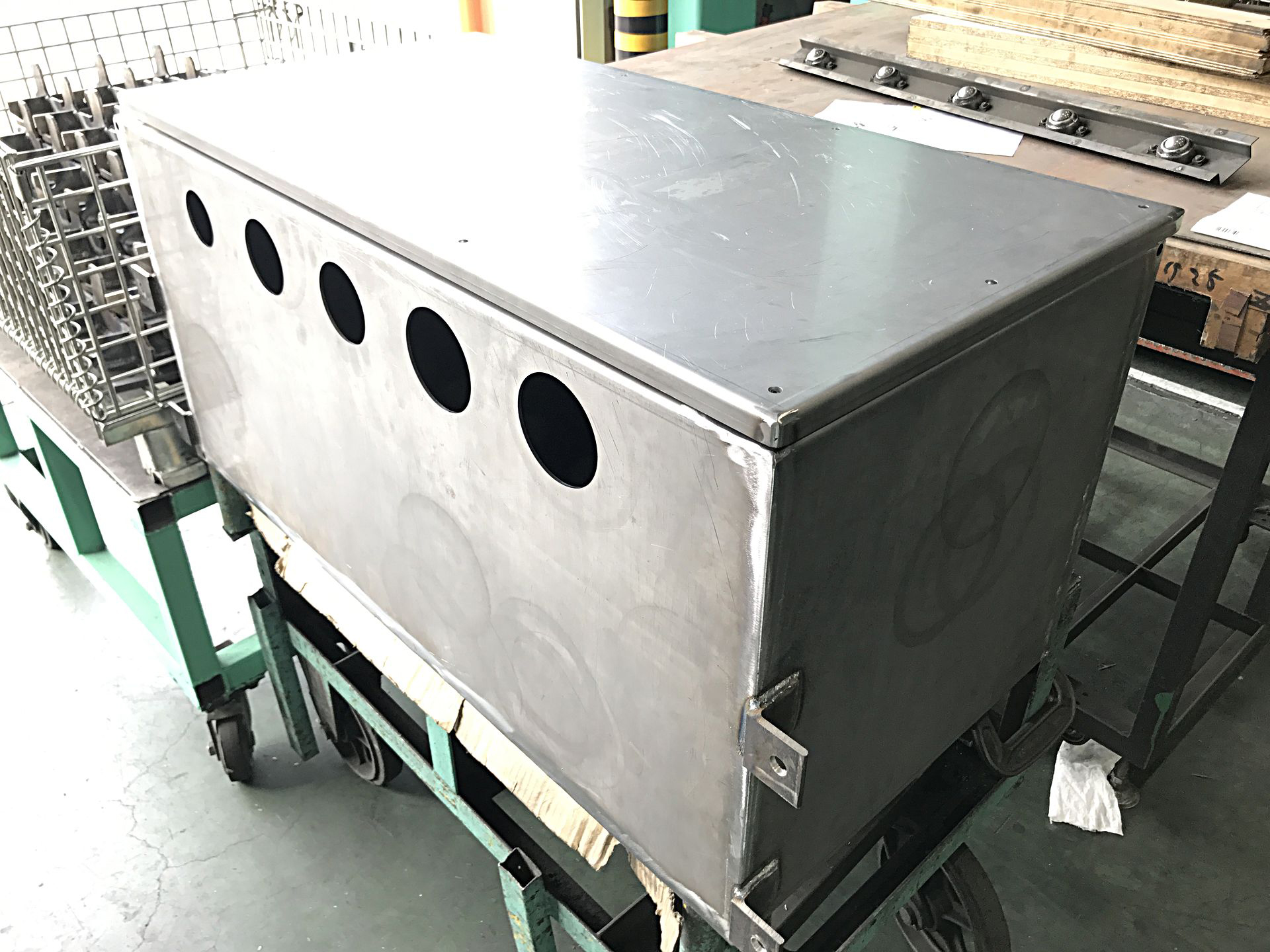 大型プルボックス